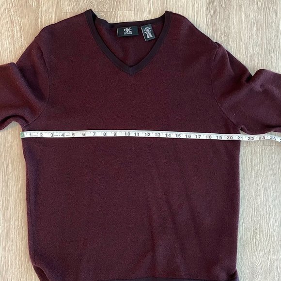 Calvin Klein Merino Wool Blend V-Neck Sweater, Large - Picture 5 of 6